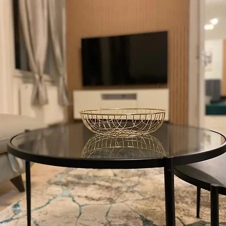 Entrez 3 - Historical Centre Апартаменты