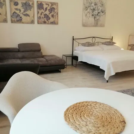 Апартаменты Entrez 3 - Historical Centre Кошице